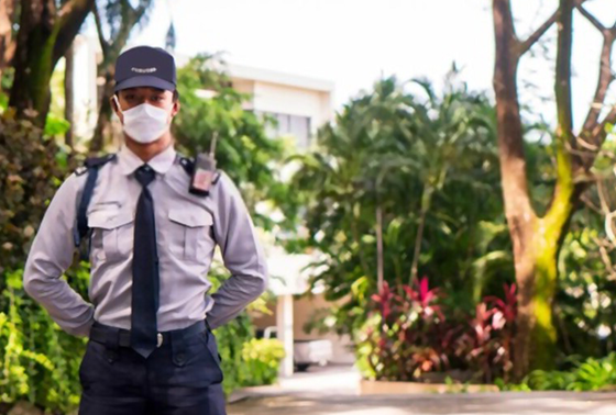jasa pengamanan sedang bertugas jasa pengamanan sedang bertugas